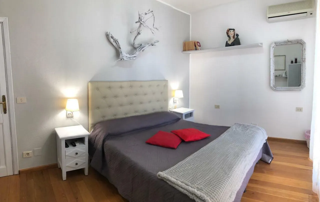 산타테레사의갈루라 La Chicca Di Francesca B&B 이탈리아